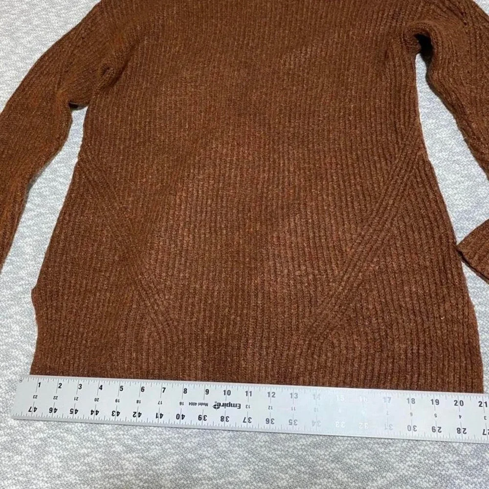 Old Navy brown ribbed sweater long sleeves women S. SKU-A203 #knitwear #cozy